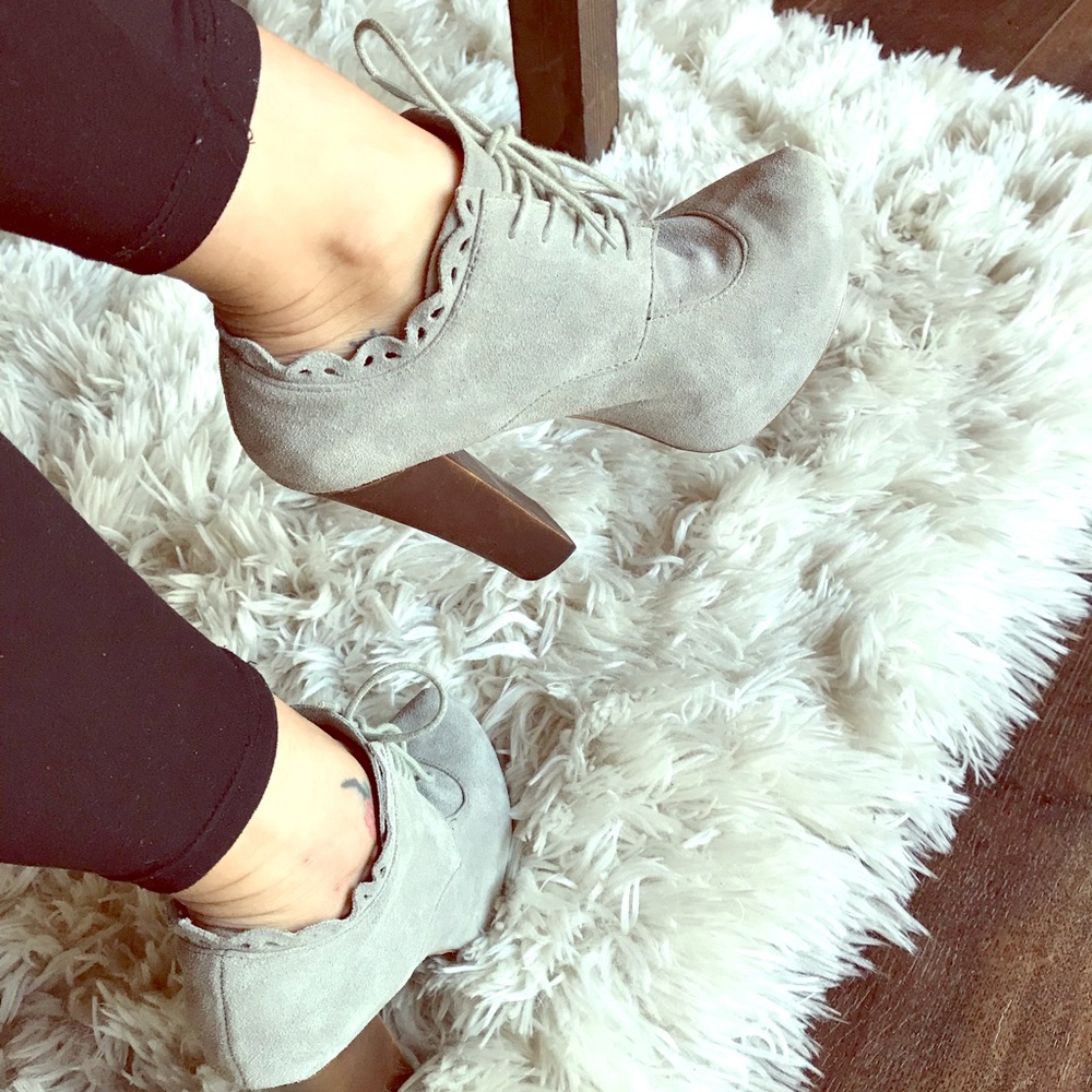 Kick your Heels up girls!